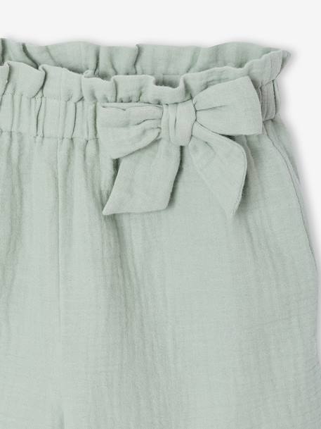 Frilly girls' shorts in cotton gauze pale pink+sage green 