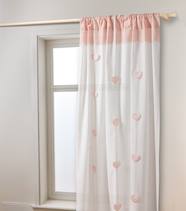 -Light-filtering heart garland curtain