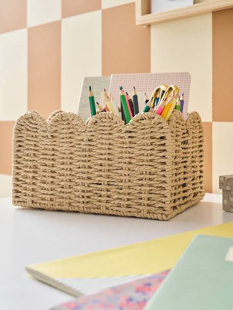 Essential Decorations: Scalloped pencil pot beige 