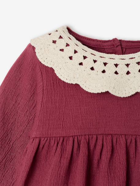 T-shirt for babies in crinkled jersey with crochet collar caramel+plum 