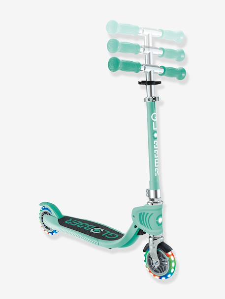 Junior foldable scooter with lights by GLOBBER green 