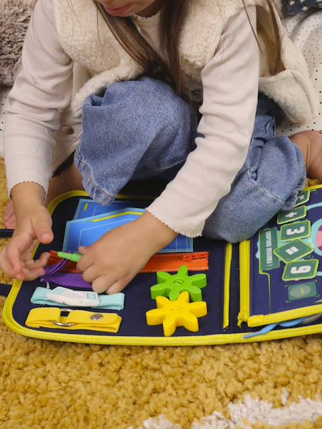 Wallet with 7 space maths activities blue 