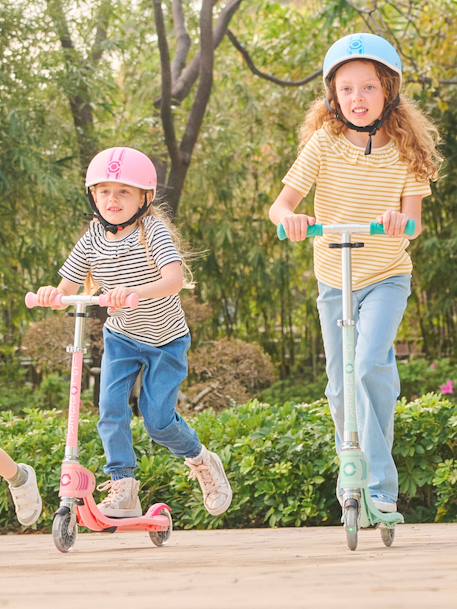 Junior foldable scooter with lights by GLOBBER green 