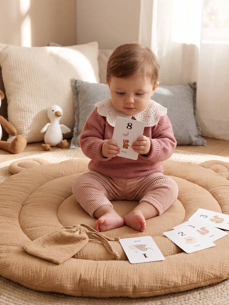 Baby photo mat in cotton muslin mocha 