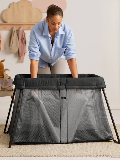 Travel Cot Light, by BABYBJORN Black+Green 