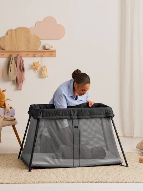 Travel Cot Light, by BABYBJORN Black+Green 