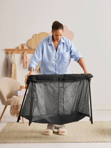 Travel Cot Light, by BABYBJORN Black+Green 