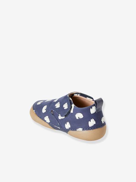 Touch-Fastening Pram Shoes in Leather with Glow-in-the-Dark Details BLUE DARK ALL OVER PRINTED 