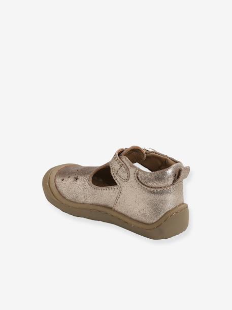 Soft Leather Pram Shoes for Babies, Designed for Crawling gold 