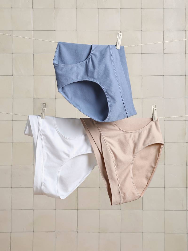 Shorties Pack of 3 Seamless Shorties in Microfibre for Maternity - black dark ...