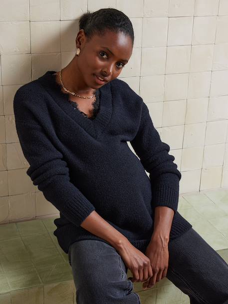 V-neck nursing clothes jumper in moss stitch and lace black 