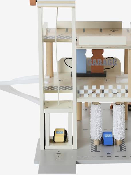 3-level garage with lift in FSC®100% wood white 